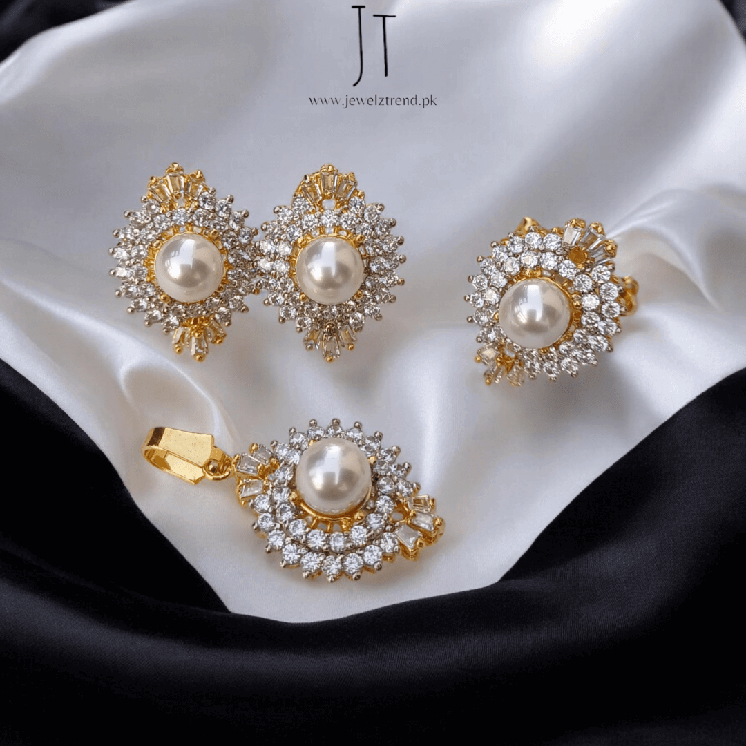Elegance Defined: Centered Pearl & Zircon Locket Set