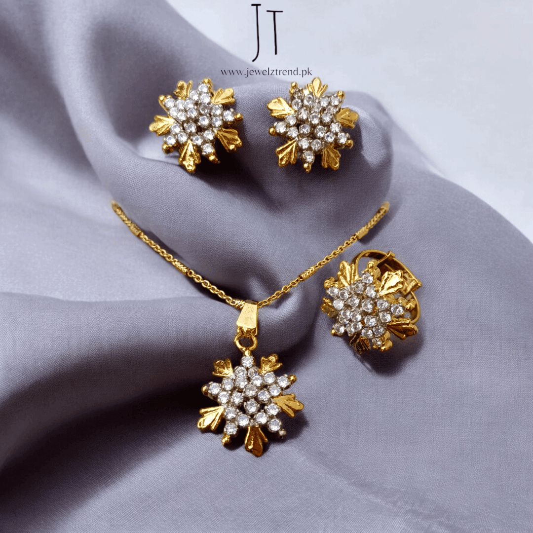Celestial Charm: Oxidized Shiny Star Locket Set