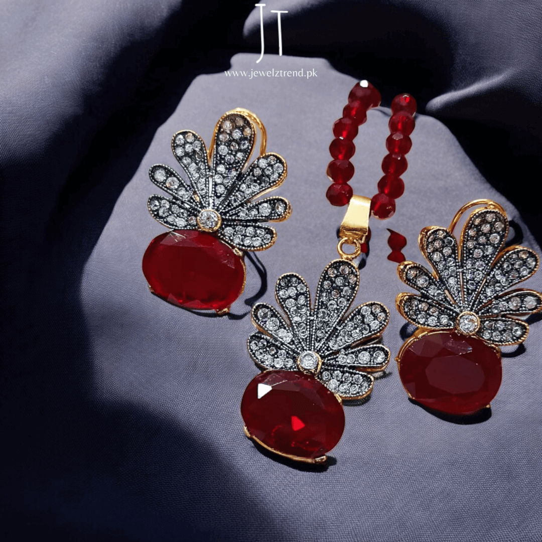 Floral Fantasy Locket Set