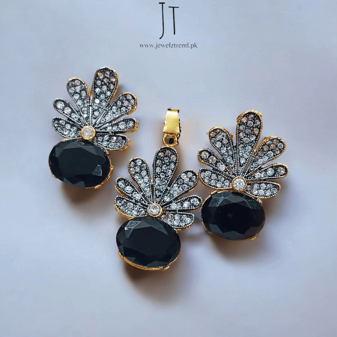Floral Fantasy Locket Set