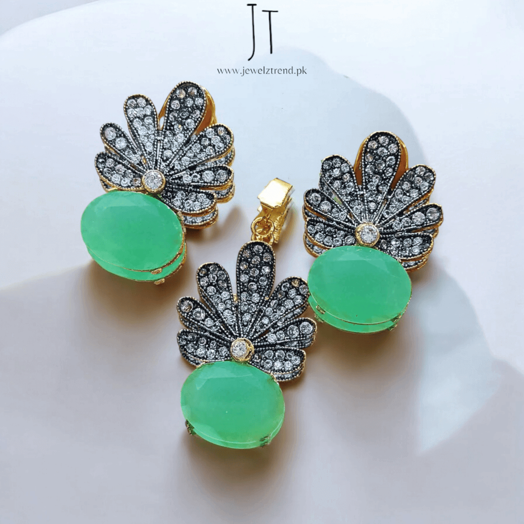 Floral Fantasy Locket Set