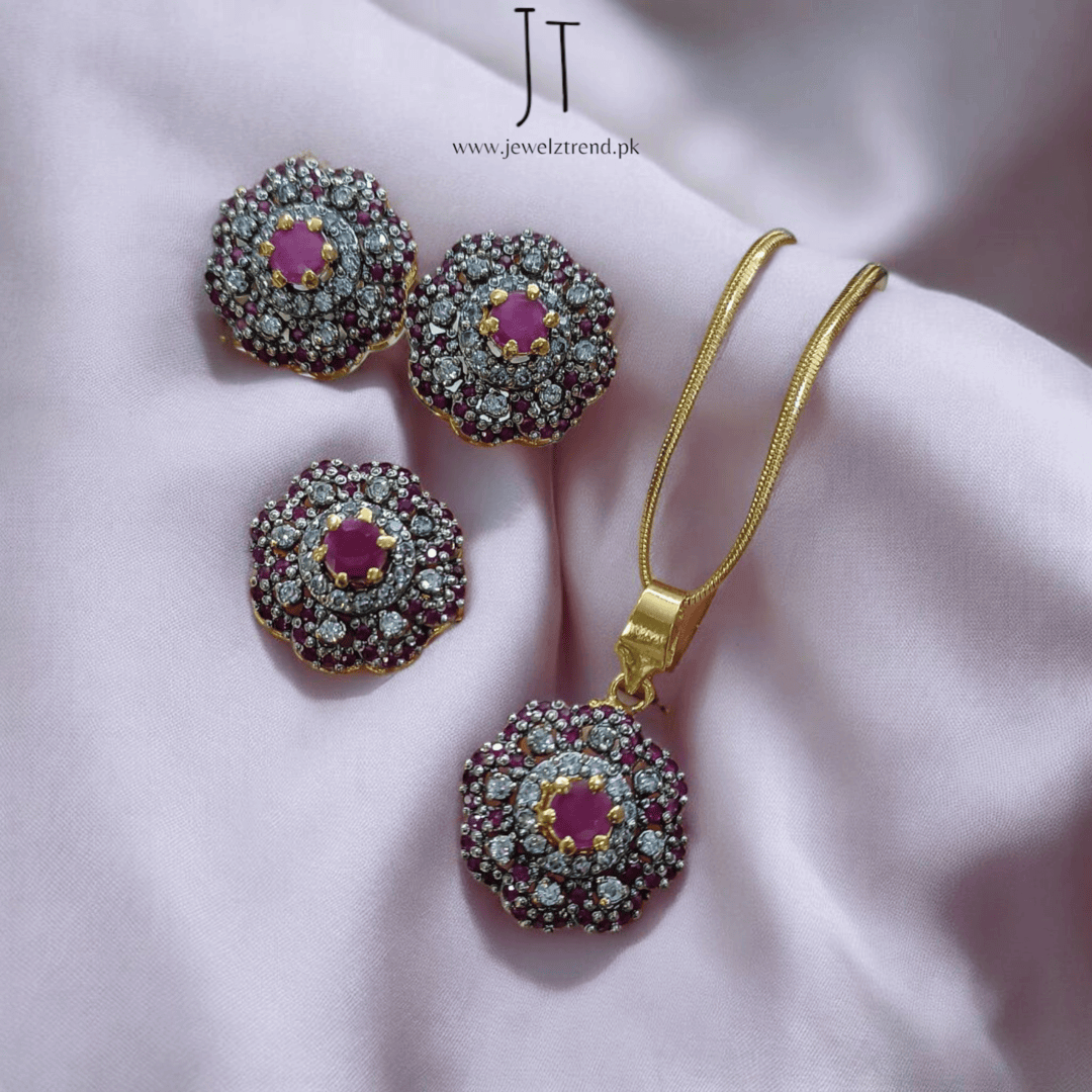 Blooming Beauty: Jurao Locket Set