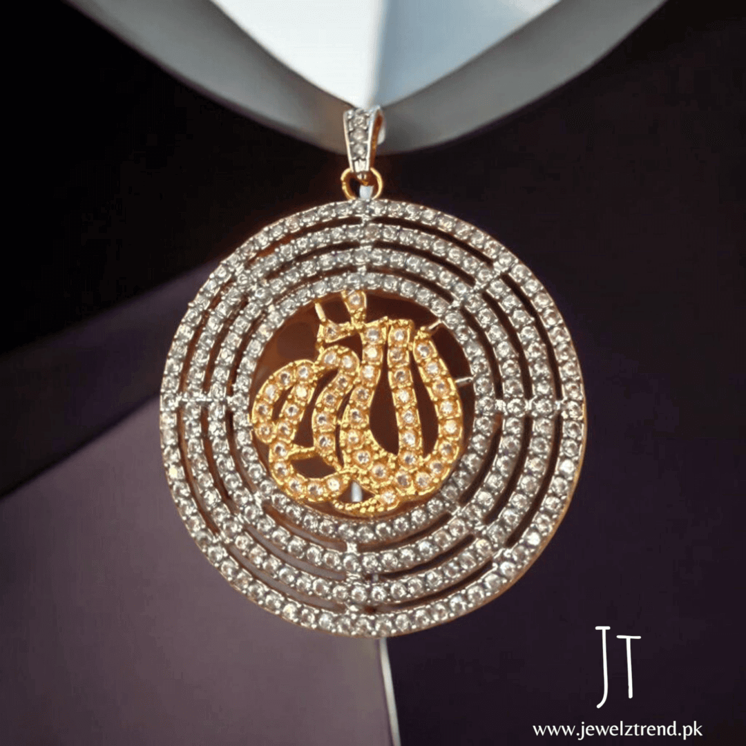 Calligraphy pendant in Gold polish