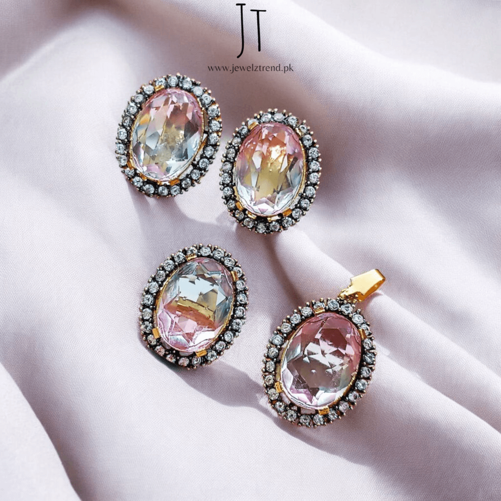 Ever Shine Gleaming Locket Set