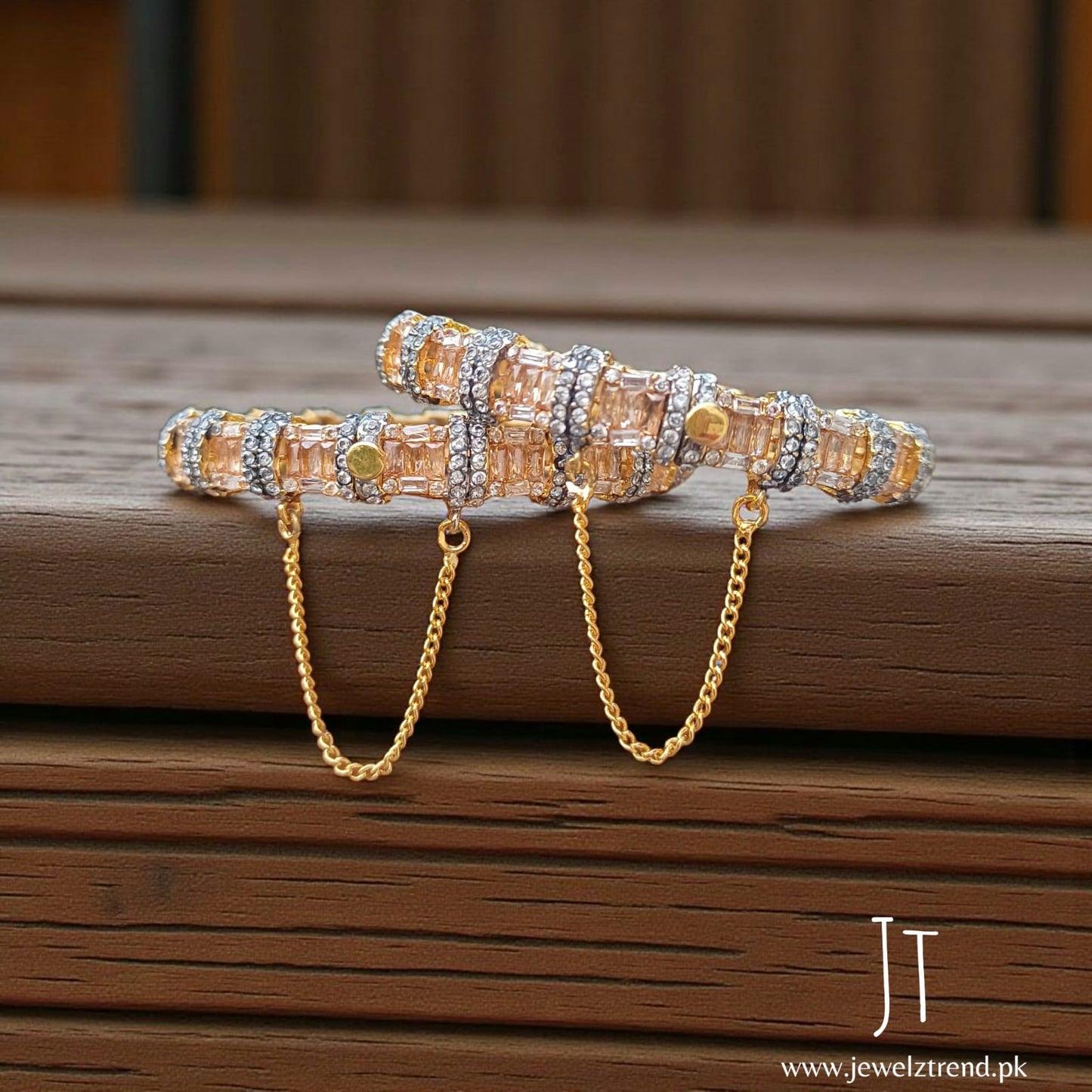 Premium Elegance: Signature Jurao Kangan