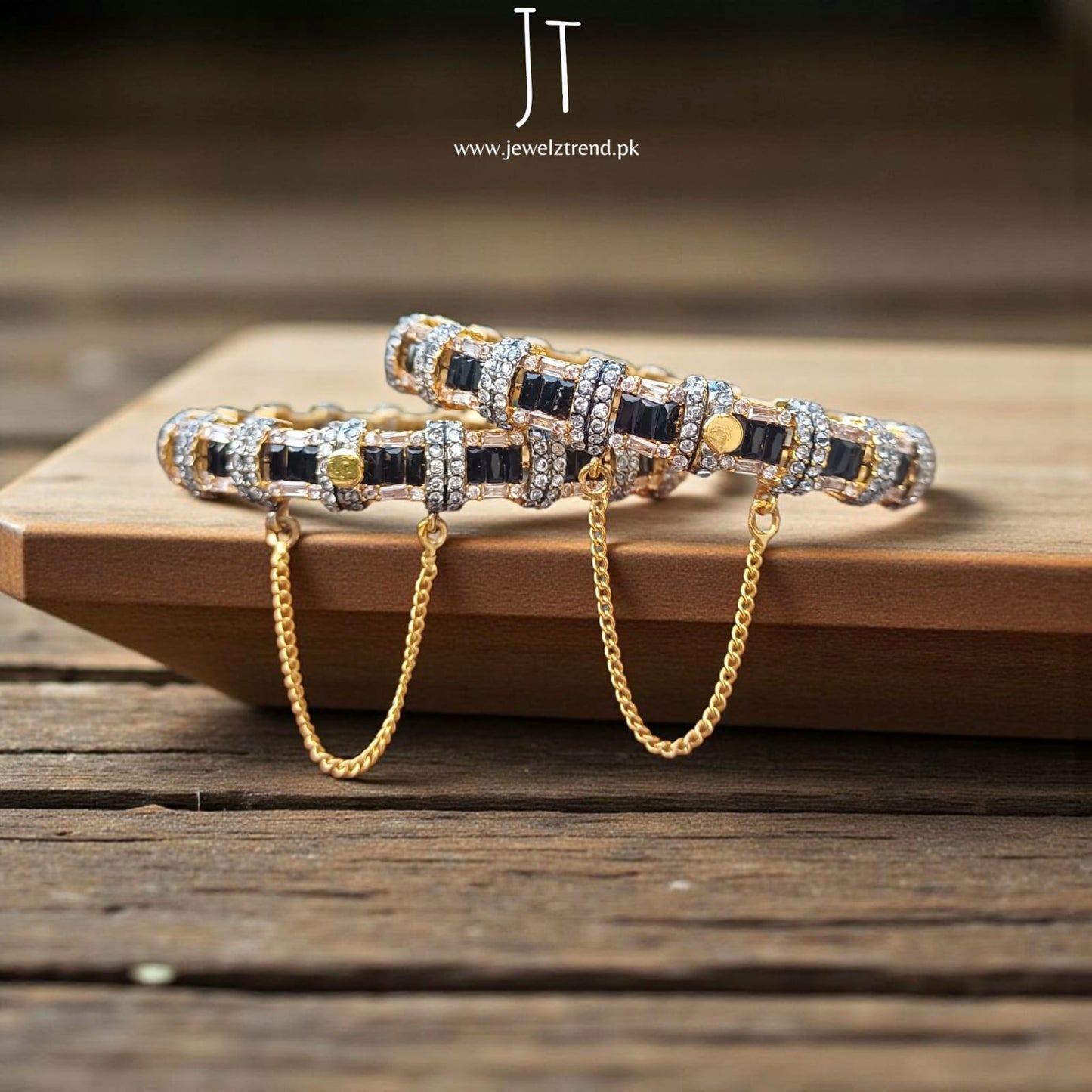 Premium Elegance: Signature Jurao Kangan