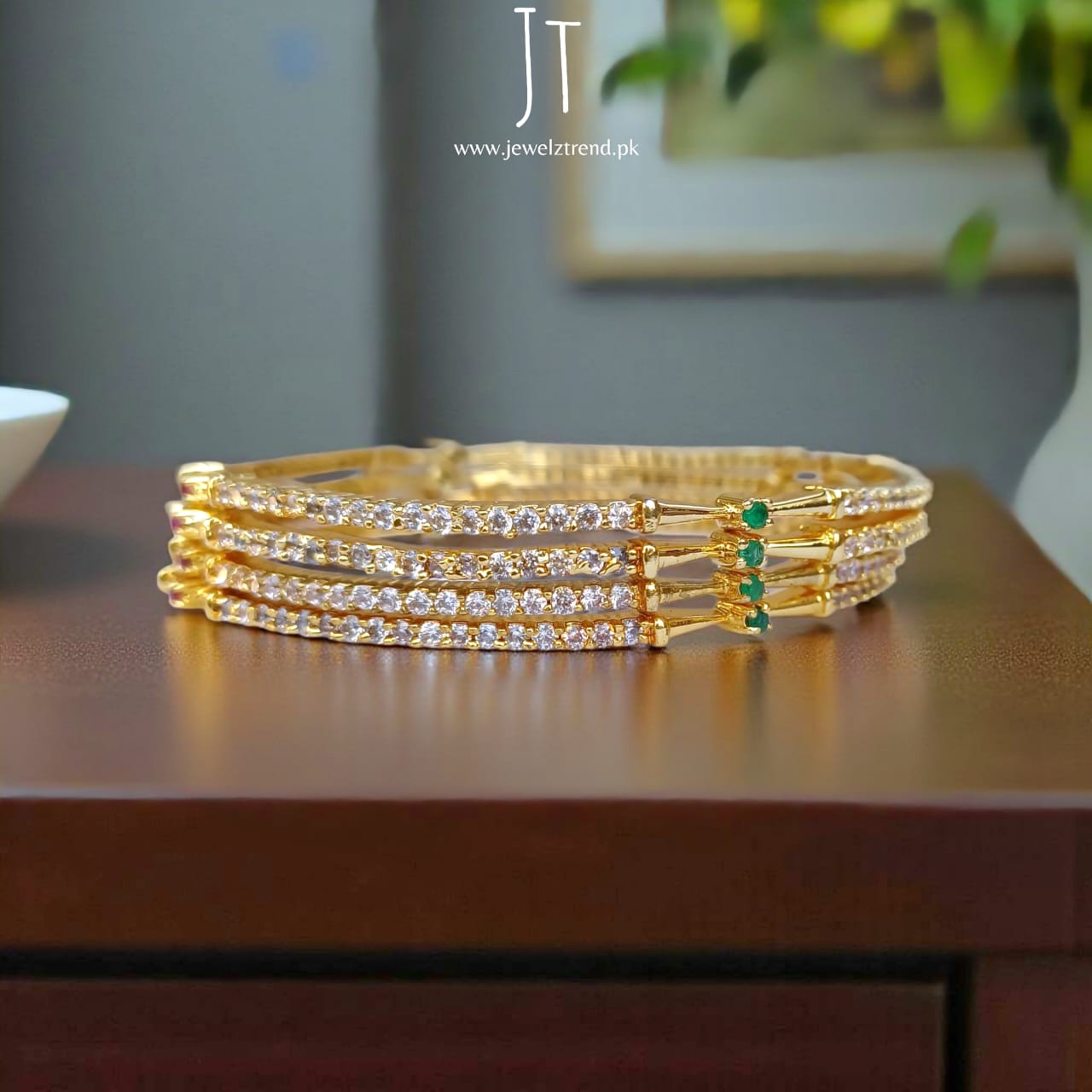 Luxury Gleam: Signature Bangles in 1 Carat, KHR White Multi