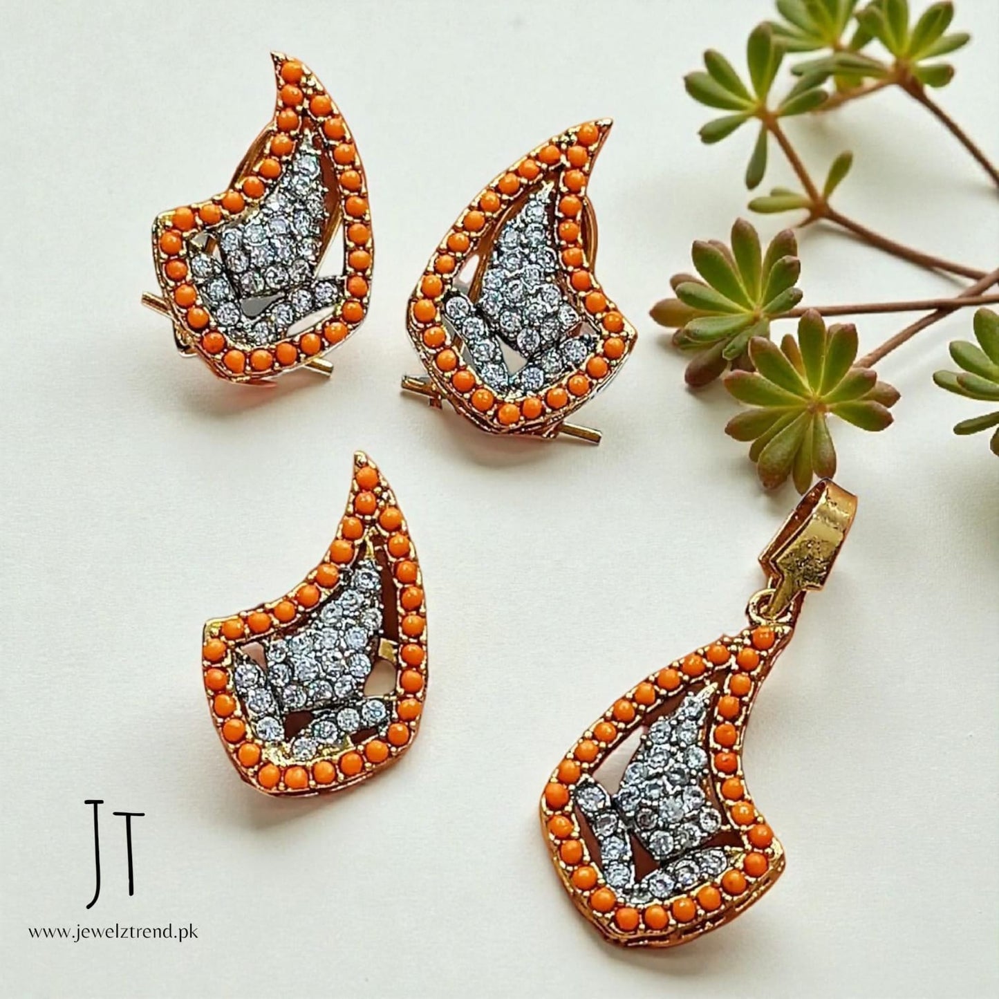 Rising Charm: Locket set