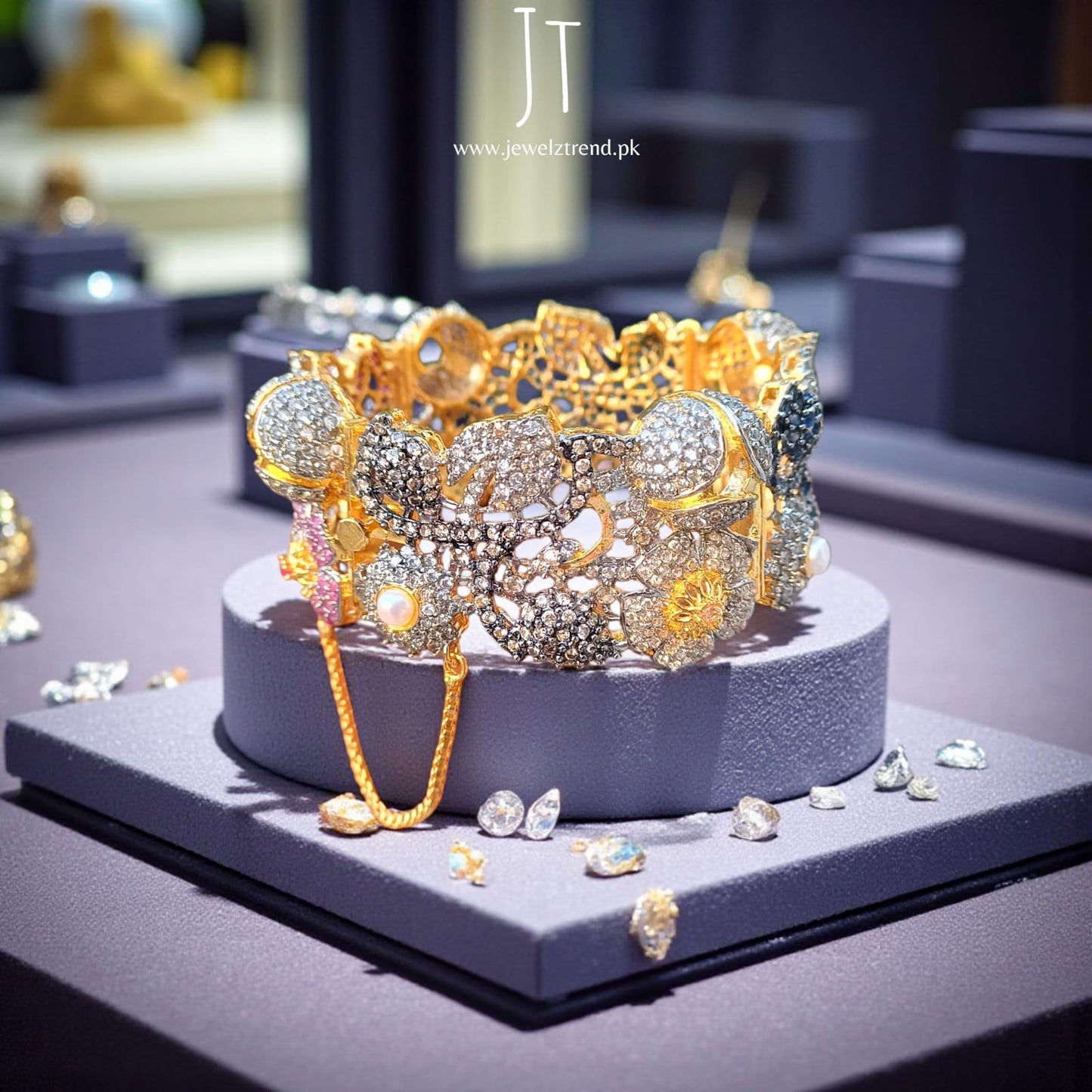 Floral Fumes: Broad Kara