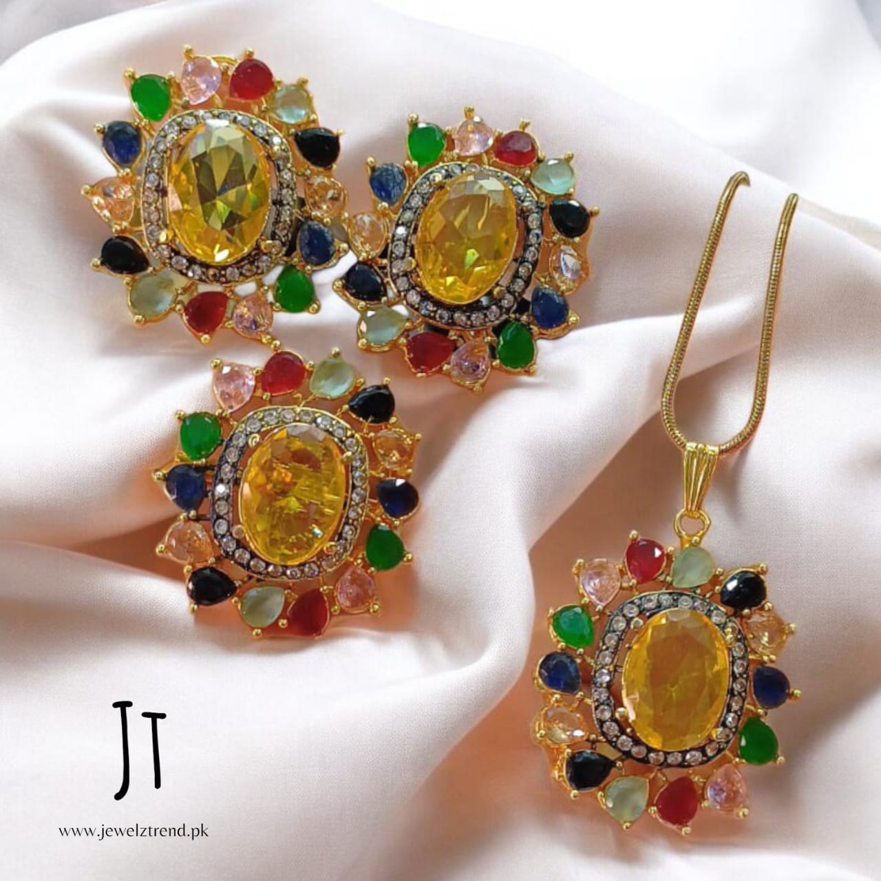 Bright Sun: Locket Set