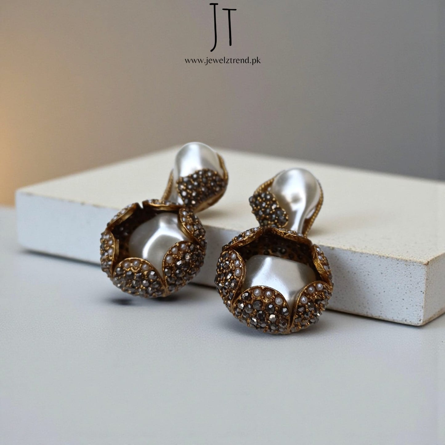 Imperial Sultanate Necklace (Black)