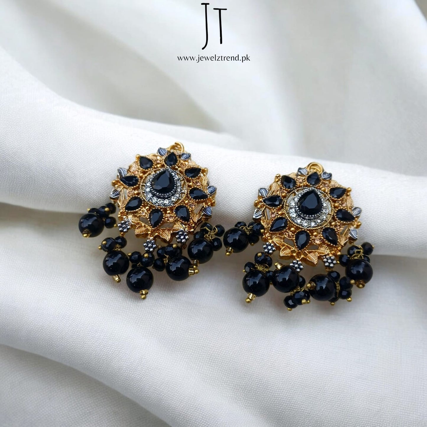 Black Beauty: Choker Set