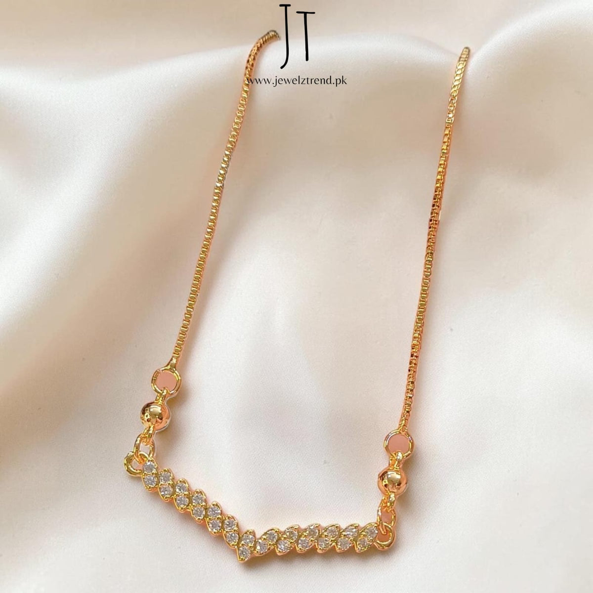 Elva: Daily wear Chain