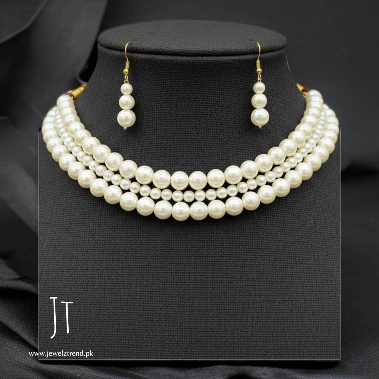 Pearls: Choker Set
