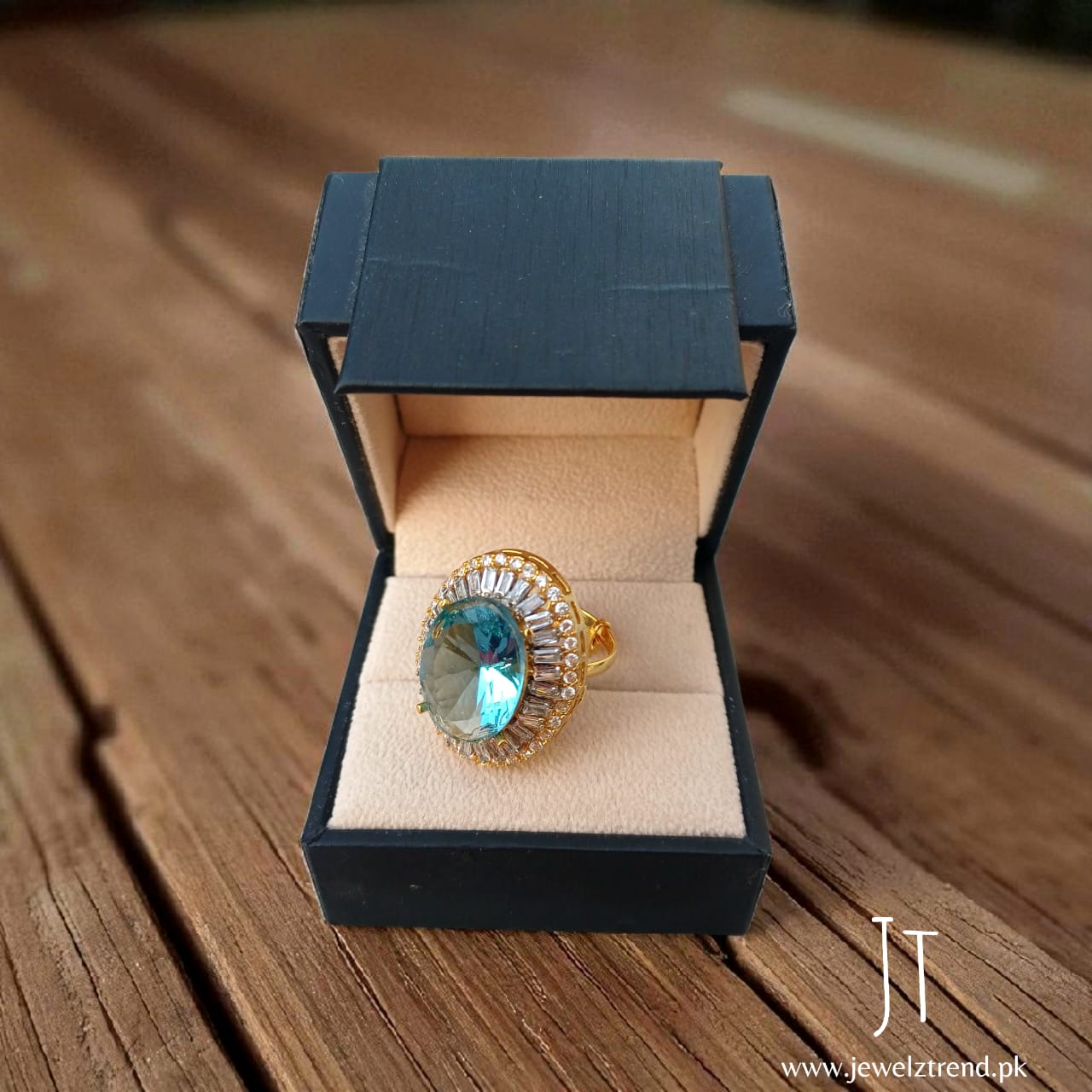 Glow Shine Zircon