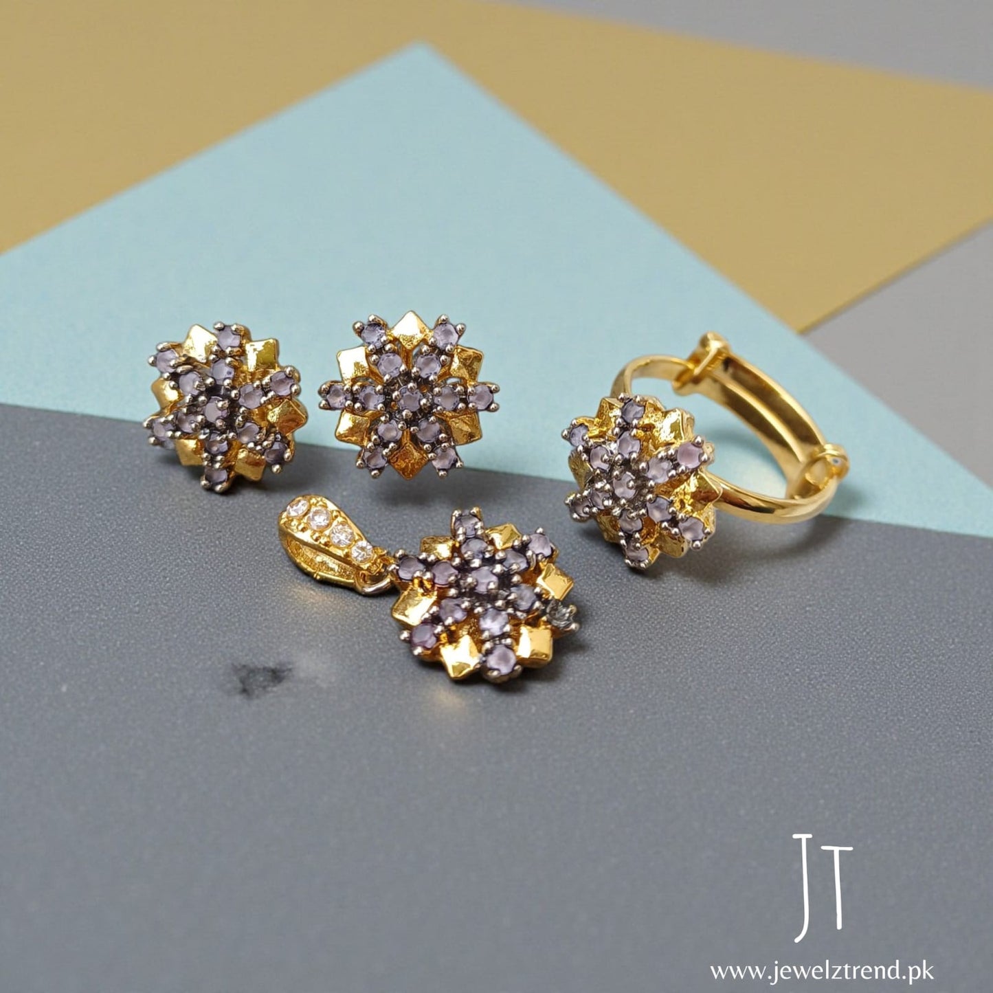 Diamond Glow: Locket Set