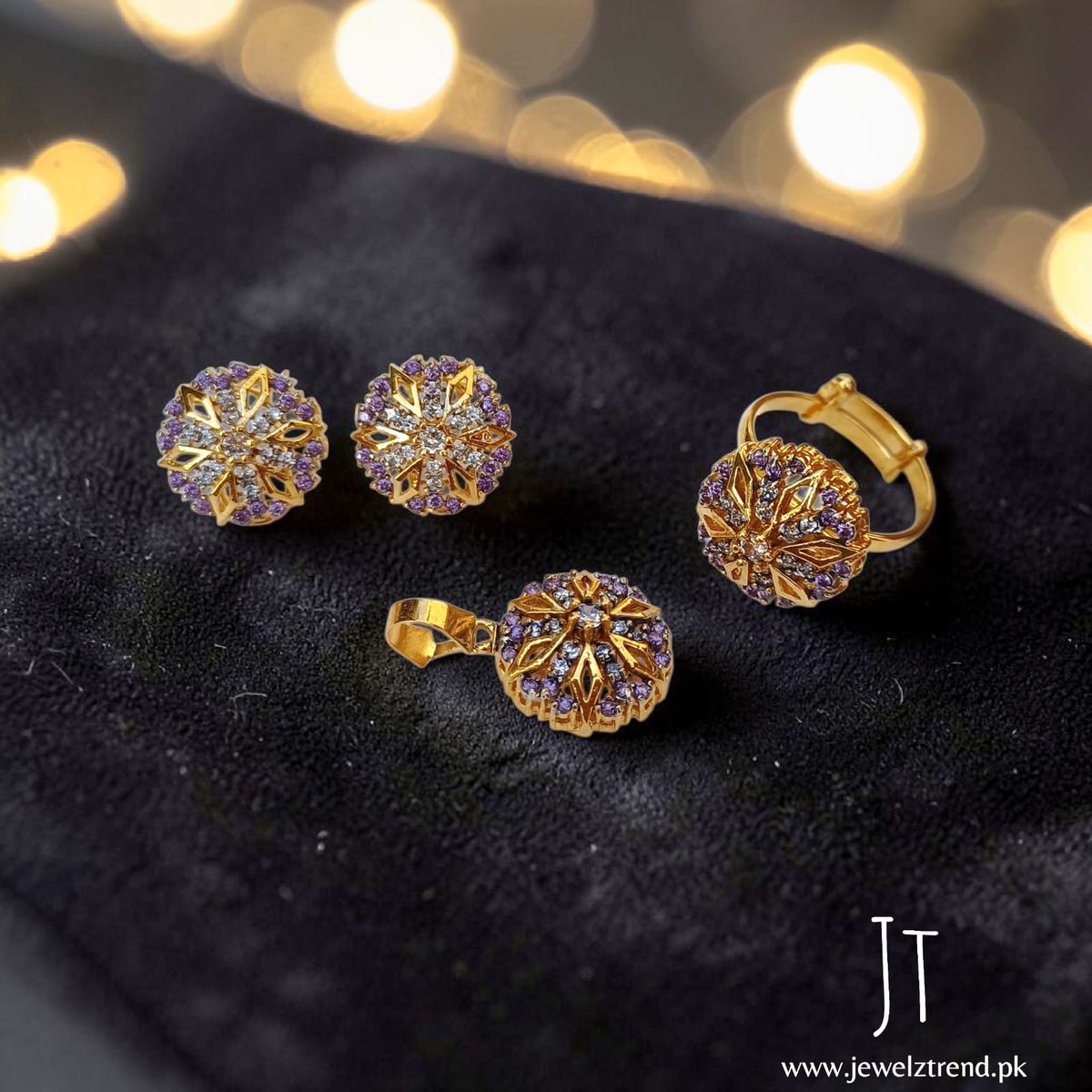 Spring Rose: Jurao Locket Set