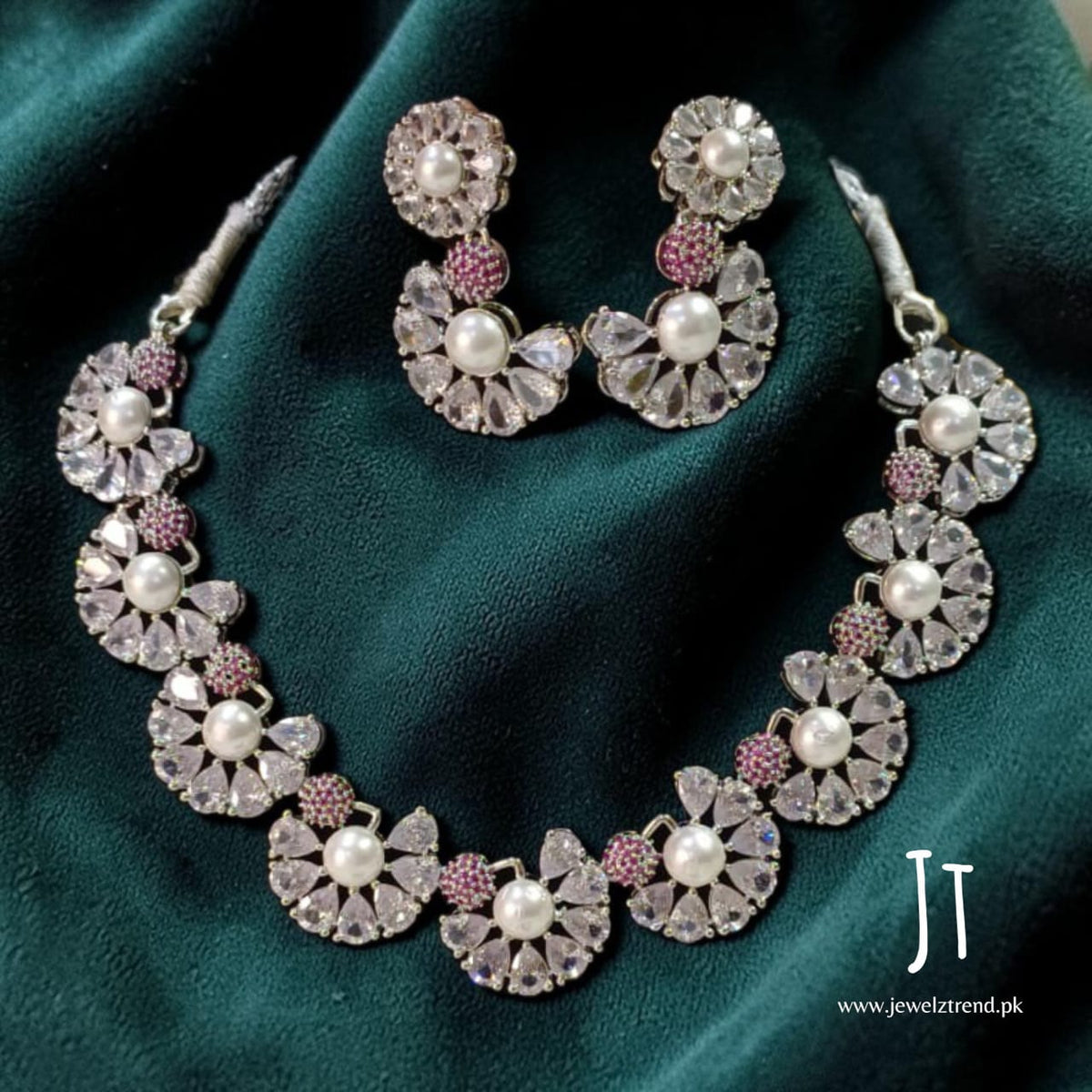 Noor e Mah: Pearl with Zirconia Set