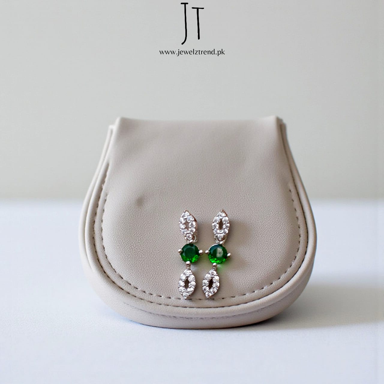 Whispers of Green: Necklace Set