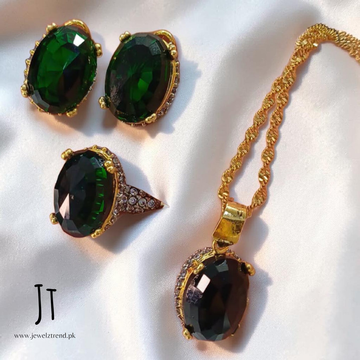 Premium Series 1089: Locket Set