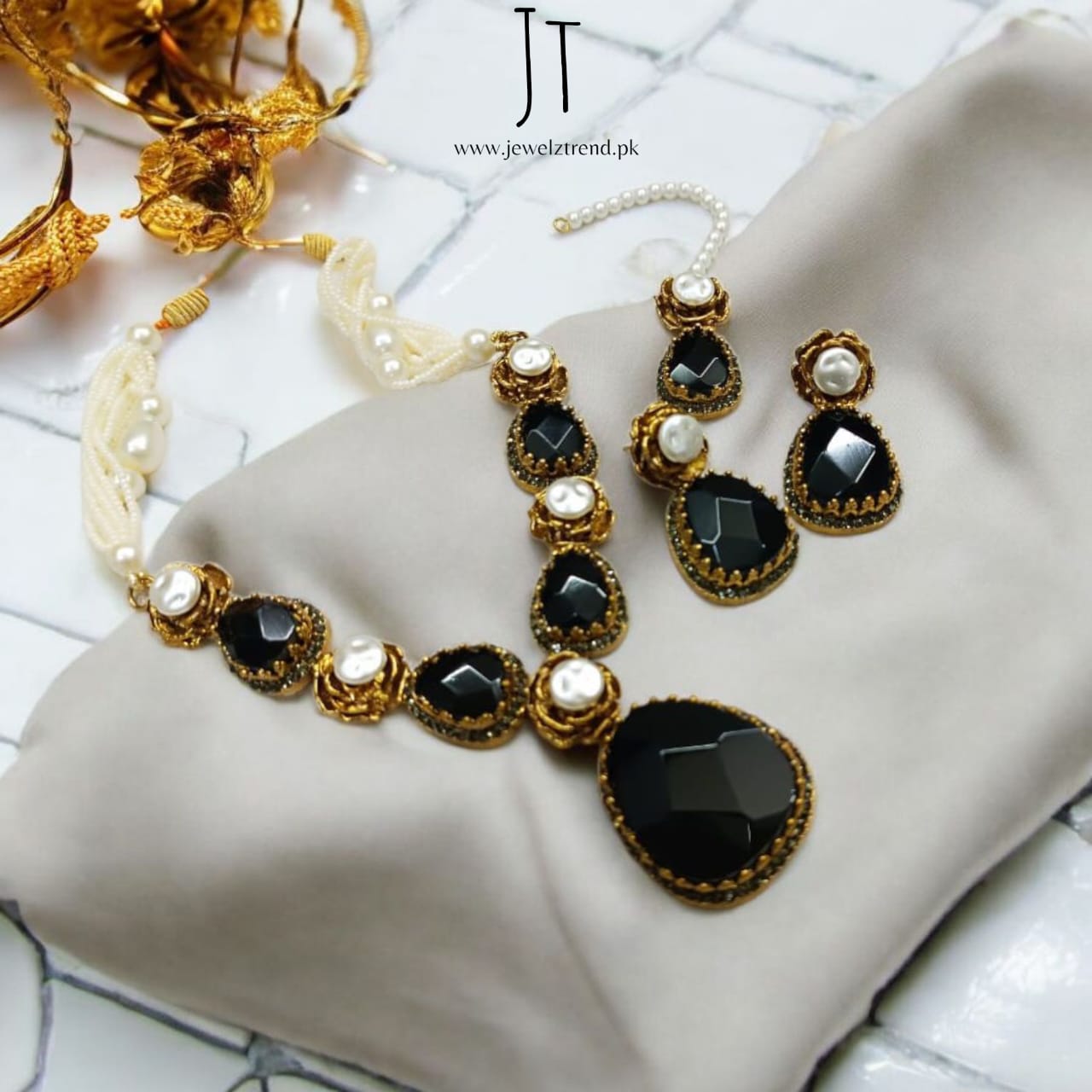 Turkish Necklace Set (Black)