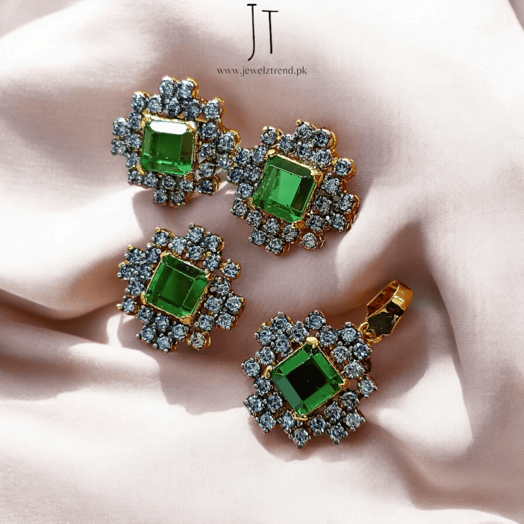 Jurao Elegance Locket Set: A Statement of Timeless Grace