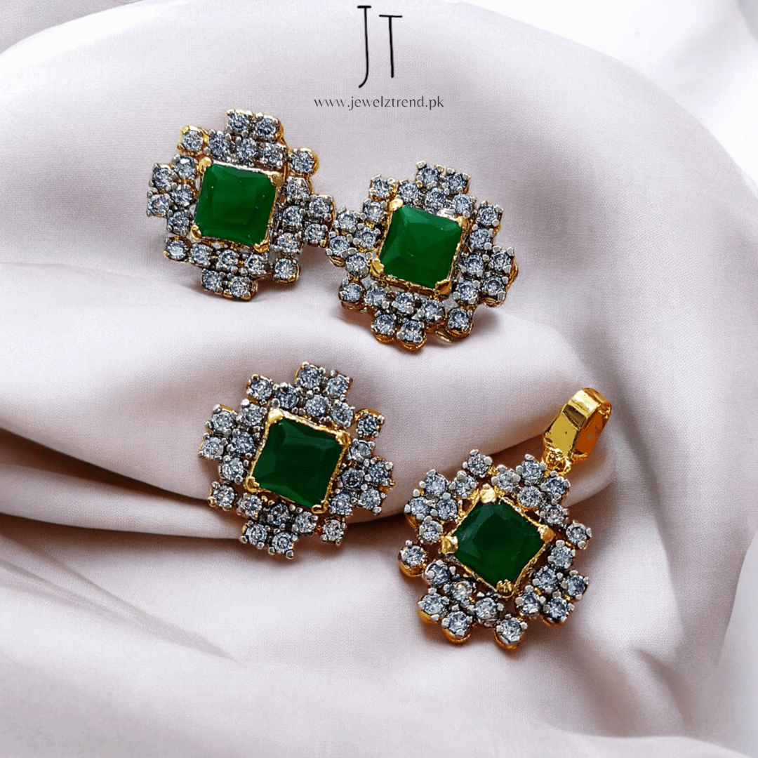 Jurao Elegance Locket Set: A Statement of Timeless Grace