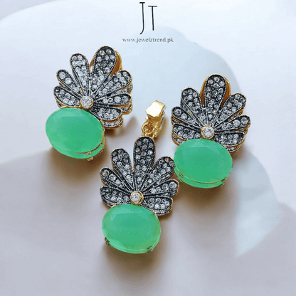 Floral Fantasy Locket Set
