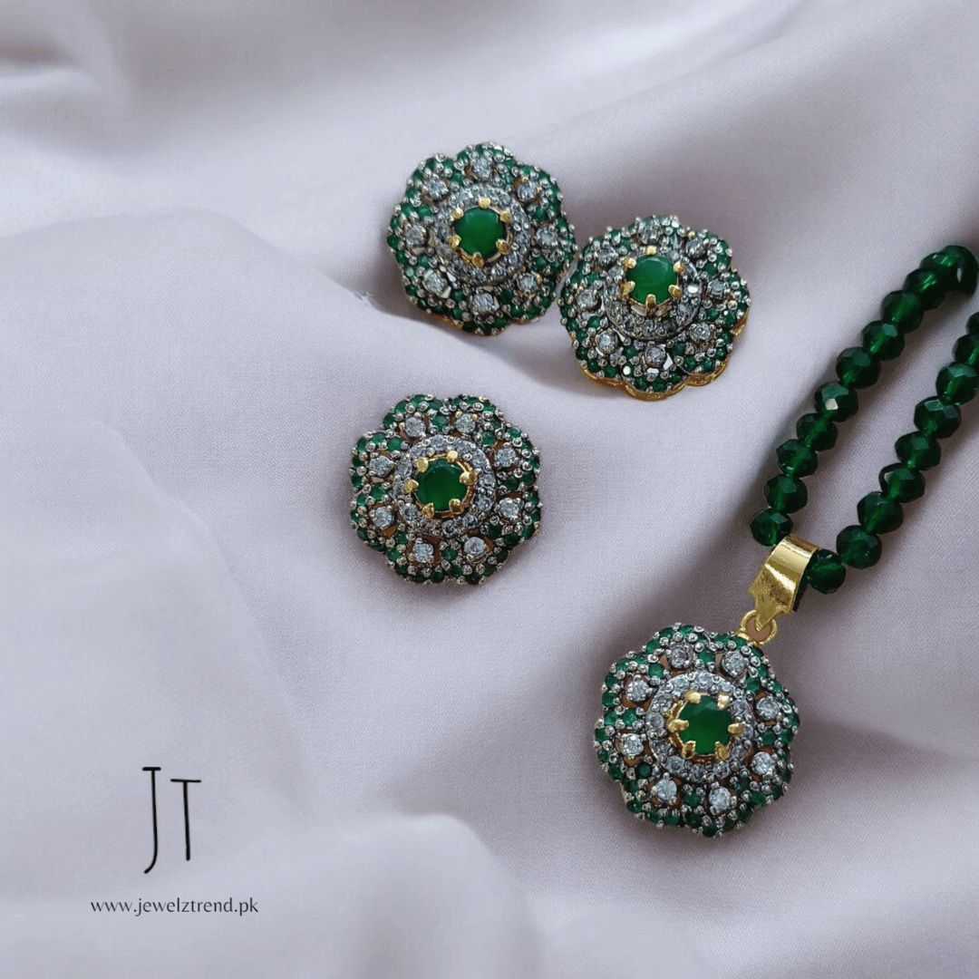 Blooming Beauty: Jurao Locket Set