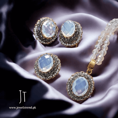 Bold Center Stone Locket Set