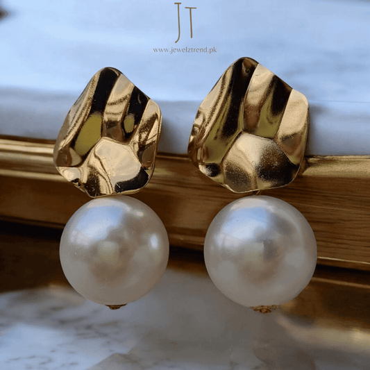 Graceful Pearls: Stunning Earring Collection