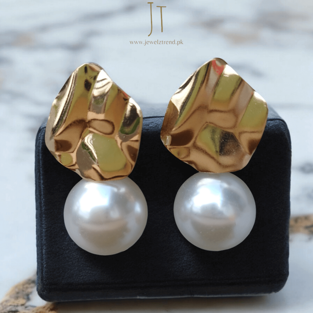 Graceful Pearls: Stunning Earring Collection