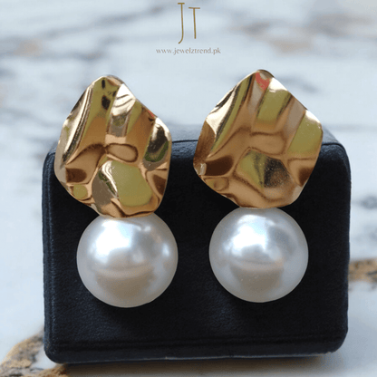 Graceful Pearls: Stunning Earring Collection