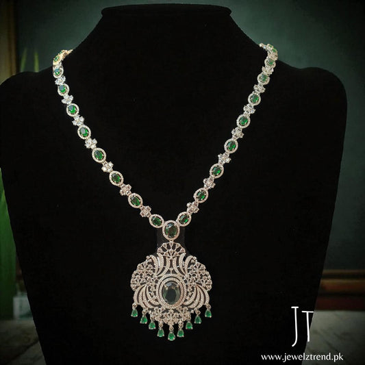 Whispers of Green – Luxurious Silver Long Mala Elegance