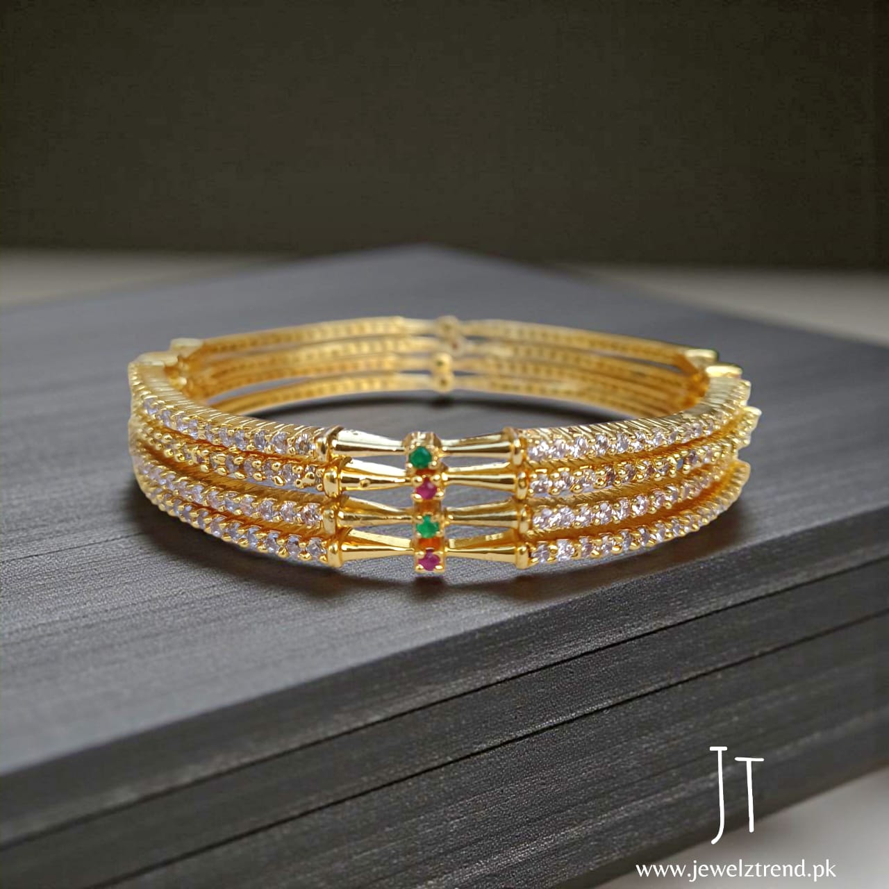 Luxury Gleam: Signature Bangles in 1 Carat, KHR White Multi