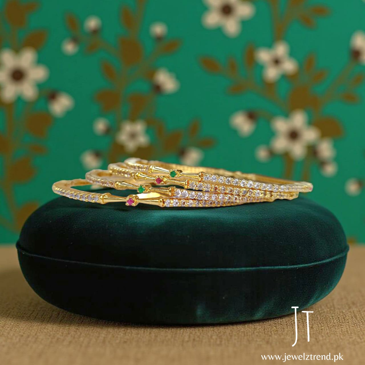 Luxury Gleam: Signature Bangles in 1 Carat, KHR White Multi