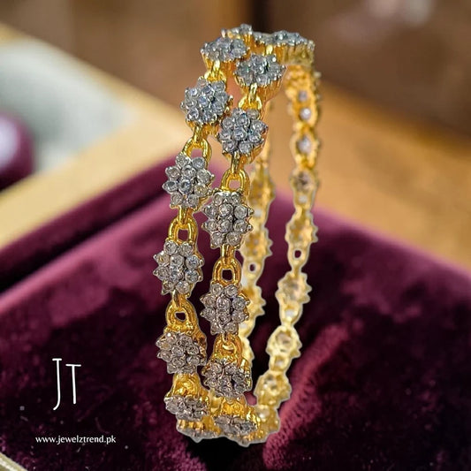 Wafa: Diamond Cut Bangles (White)
