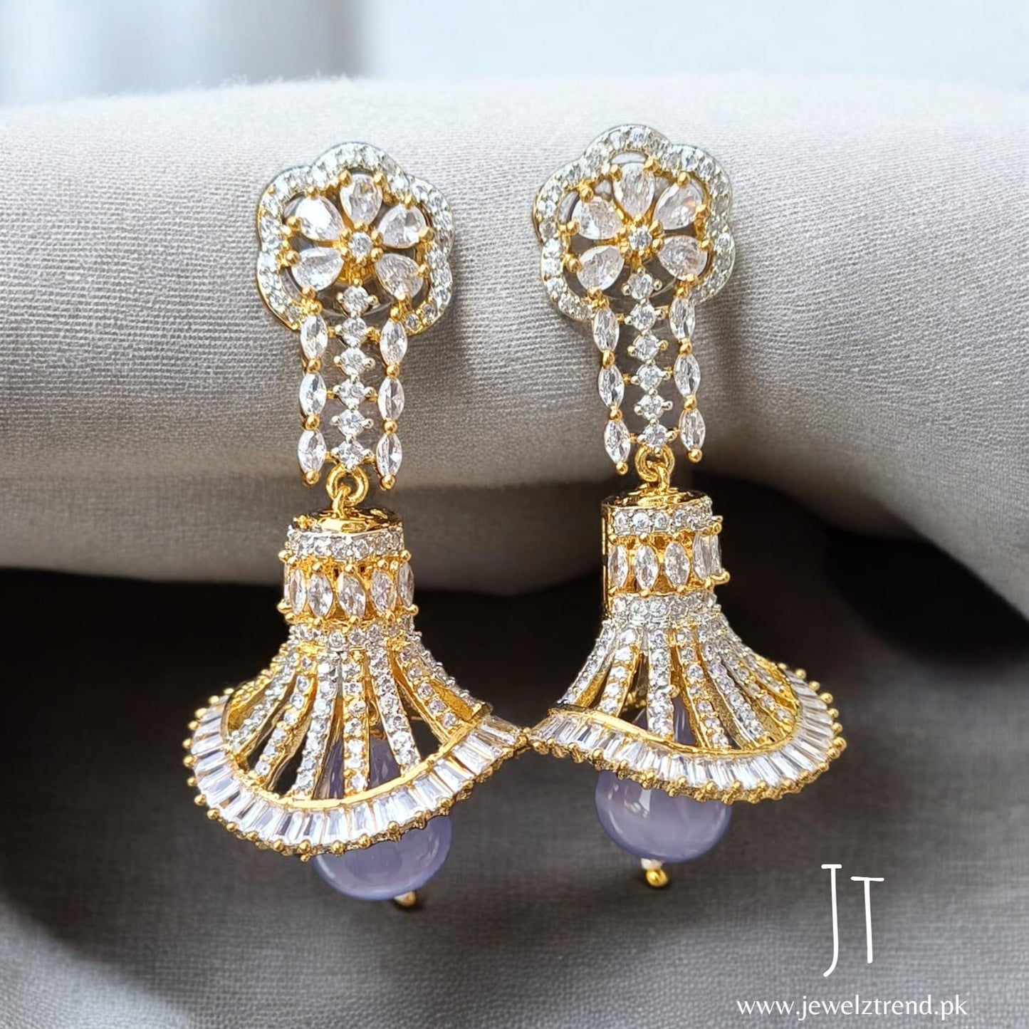 Tulip Bloom: AD Long earrings