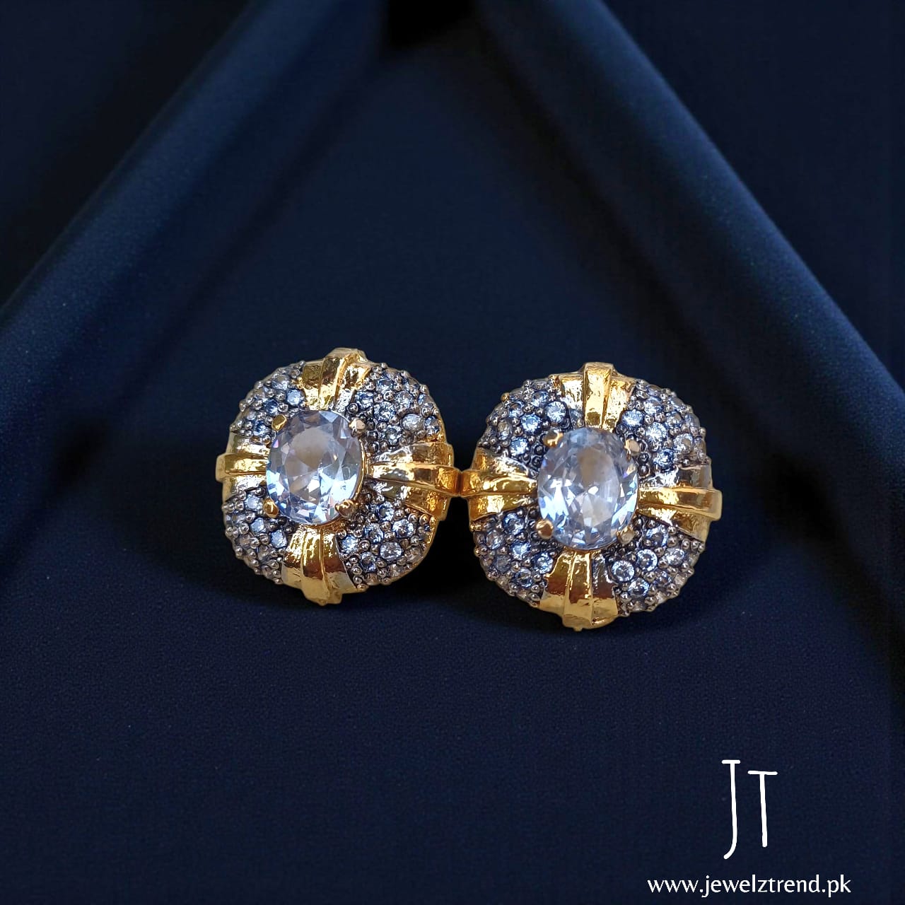 Cuboid Jurao Tops: Gold plated