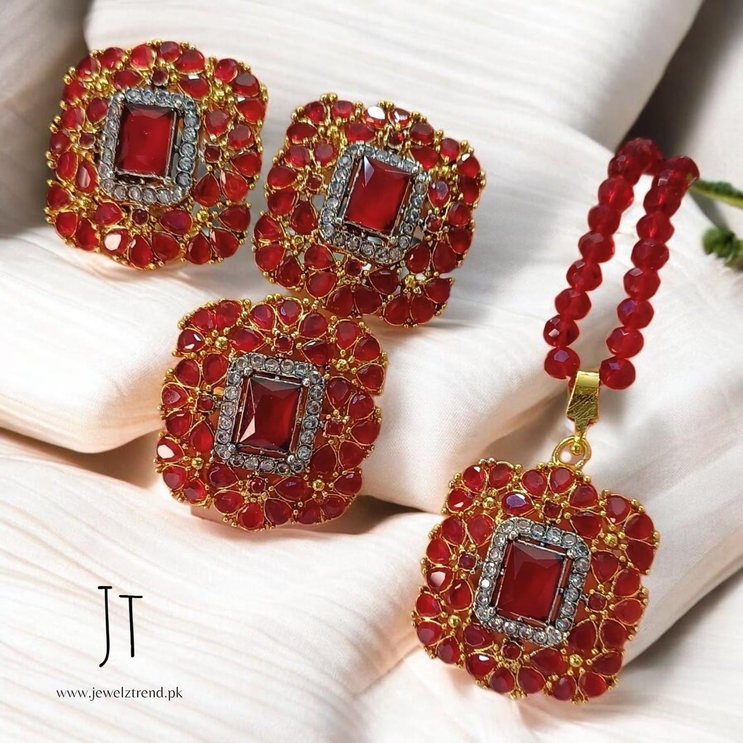 Aura Charm: Locket Set