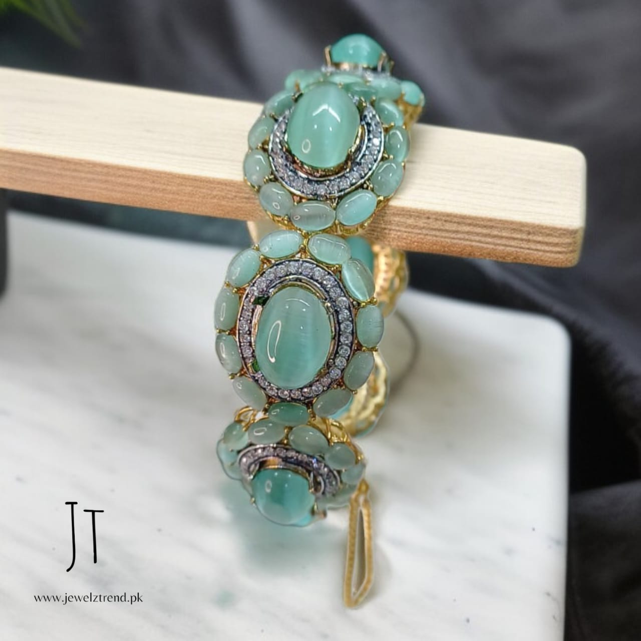 The Gem Story: Kangan