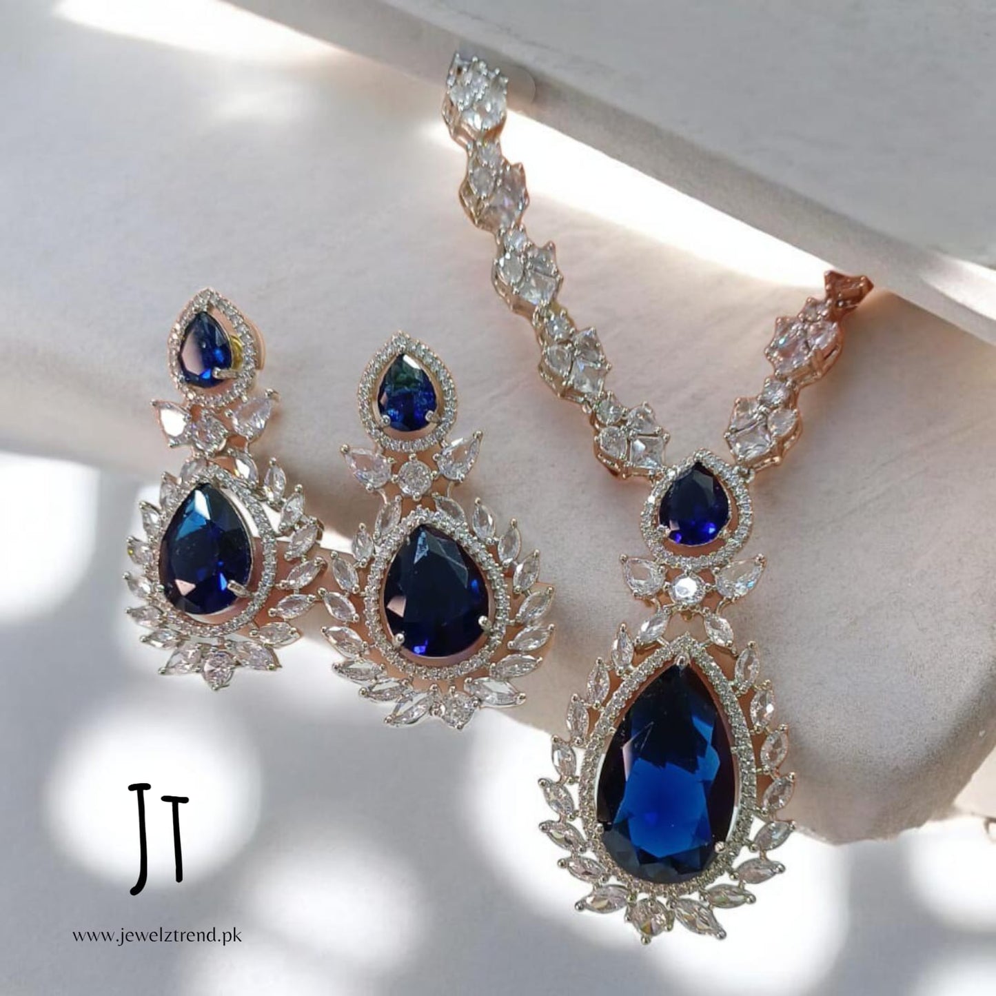 Diamond Dreams: Necklace Set