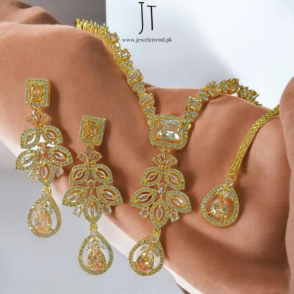 Glam AD Gold: Necklace Set
