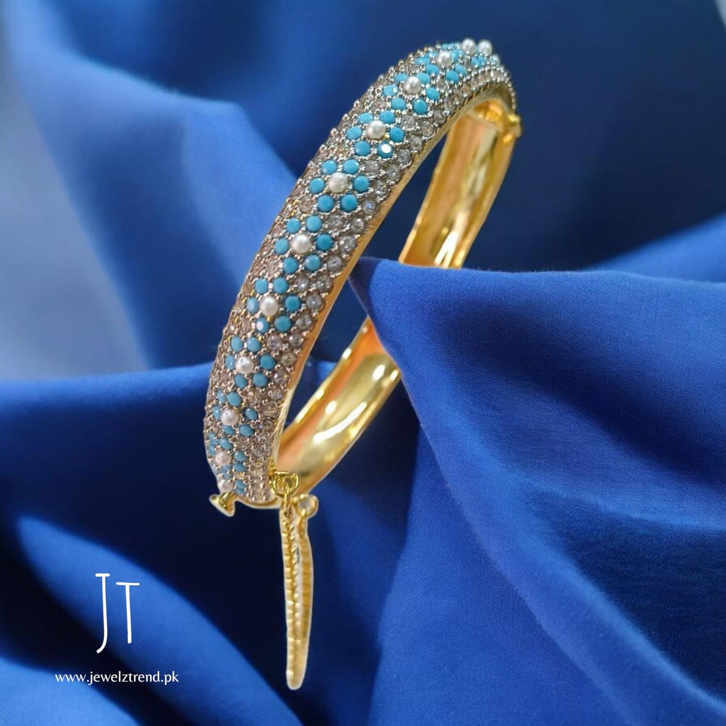 Flower: Kara bracelet