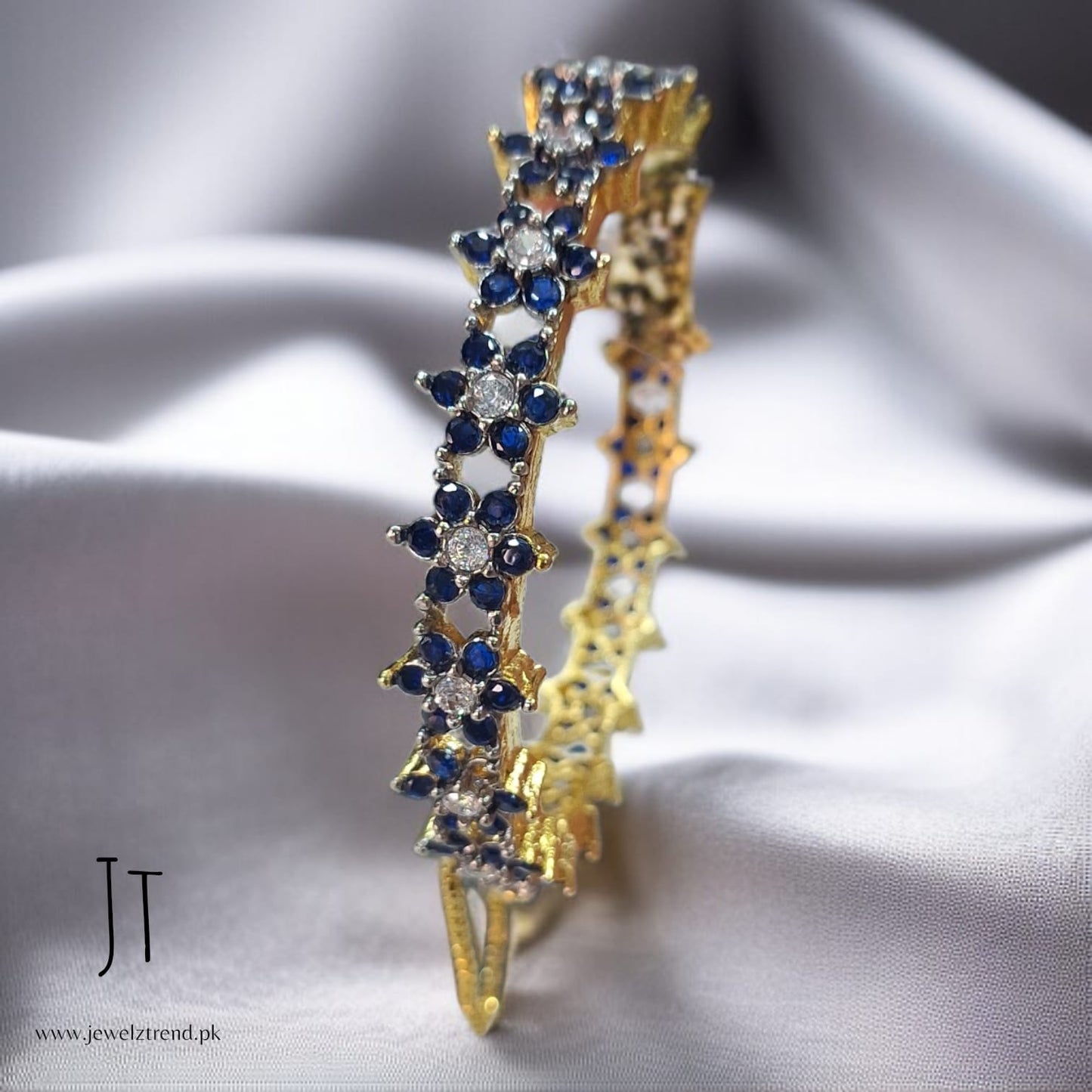 The Star: Openable Kangan