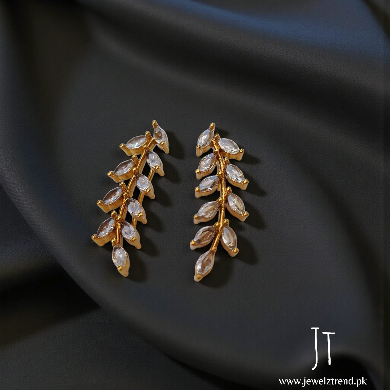 Gull: South Indian Earcuff