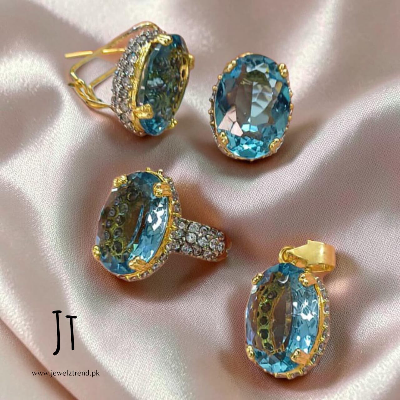 Premium Series 1089: Locket Set