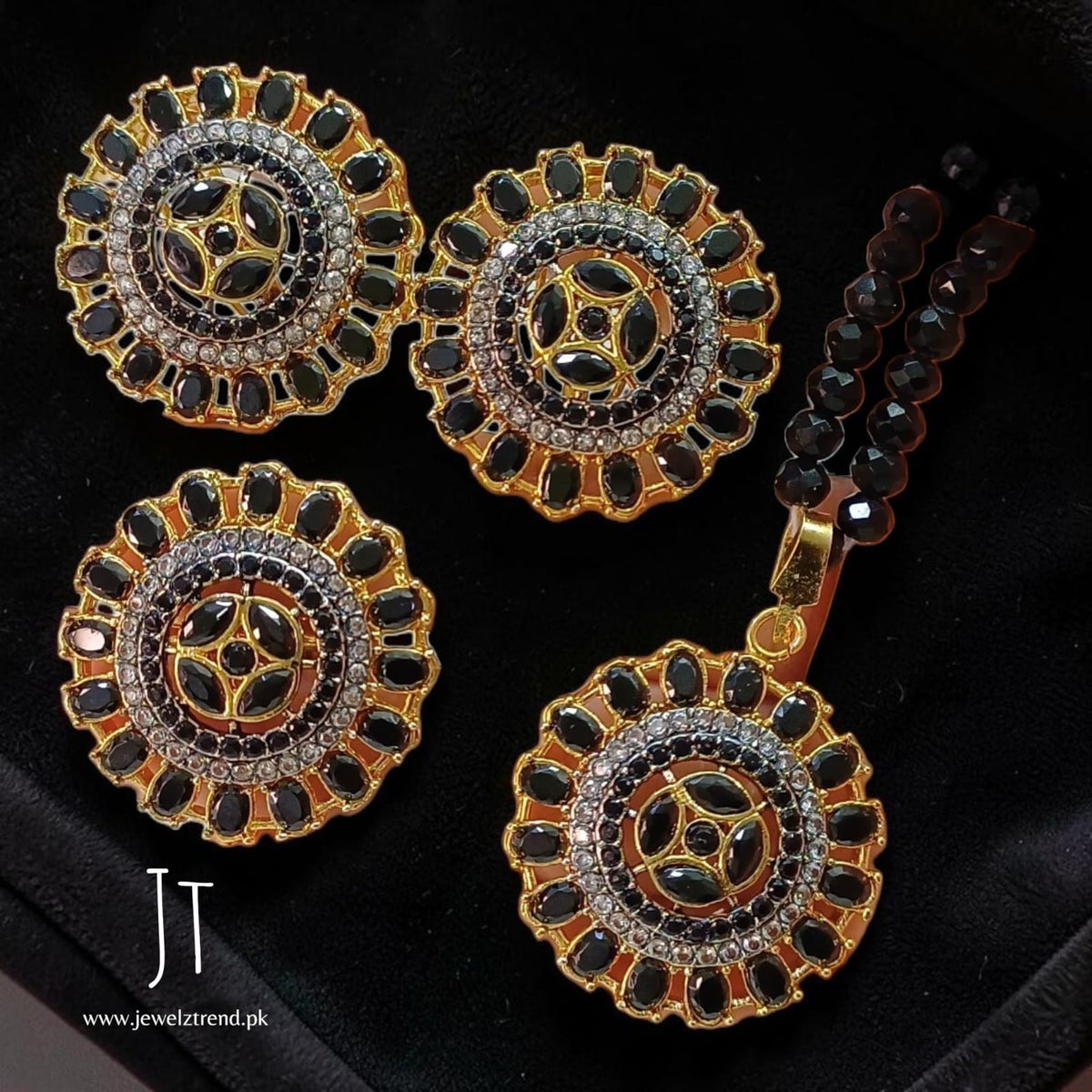 Leena: Locket Set