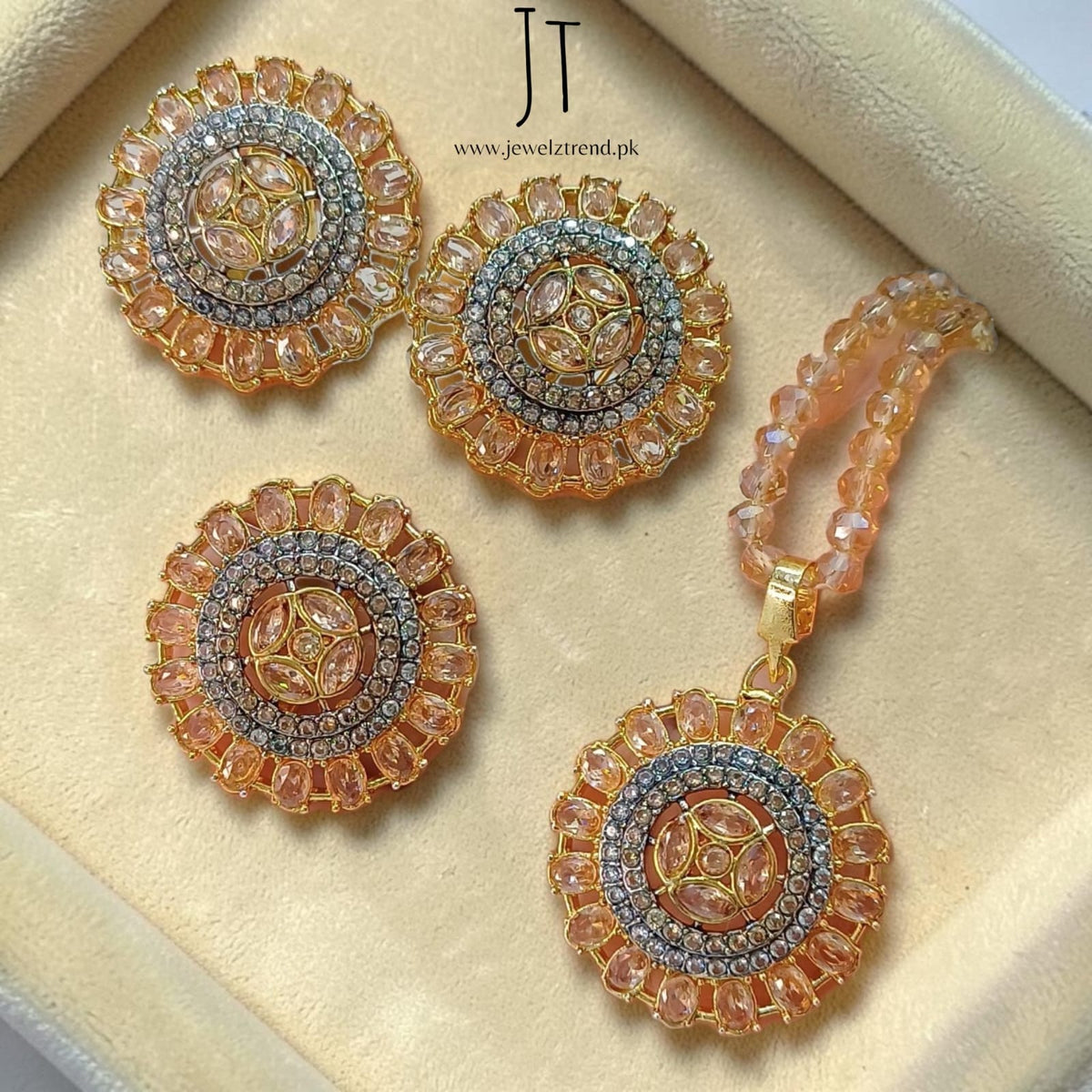 Leena: Locket Set