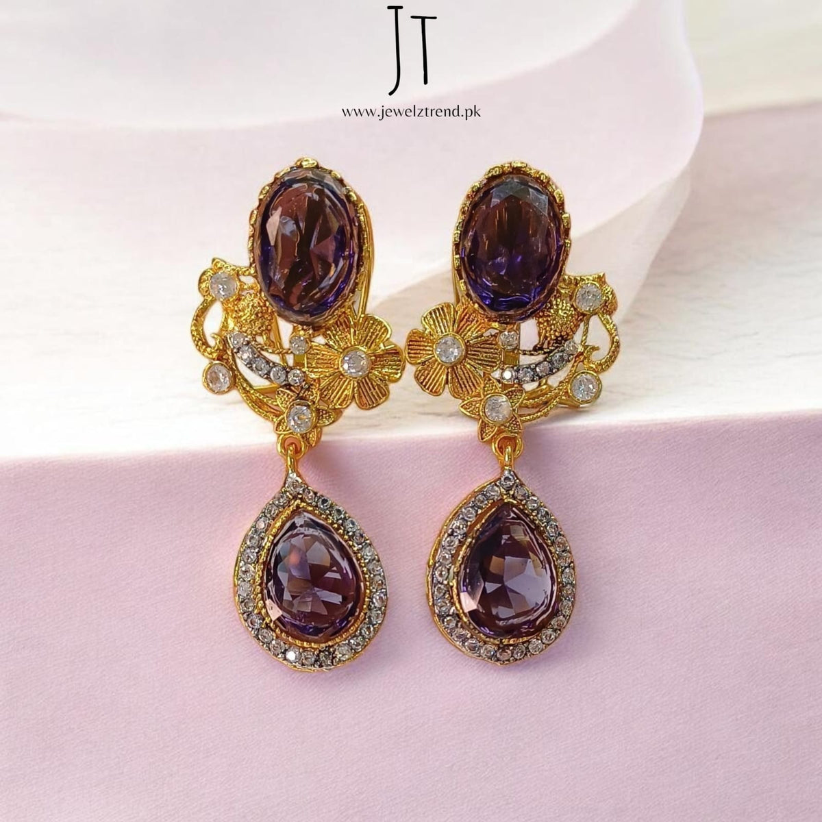 Mahnoor: Earrings